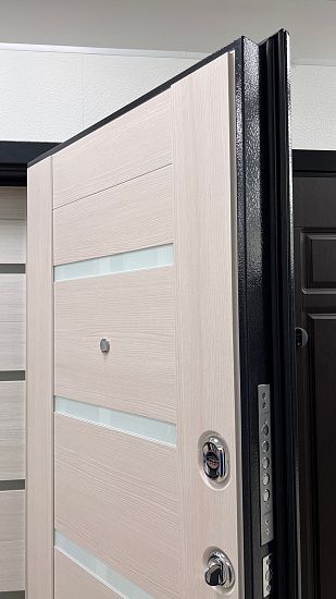 Входная дверь  