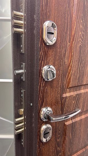 Входная дверь  